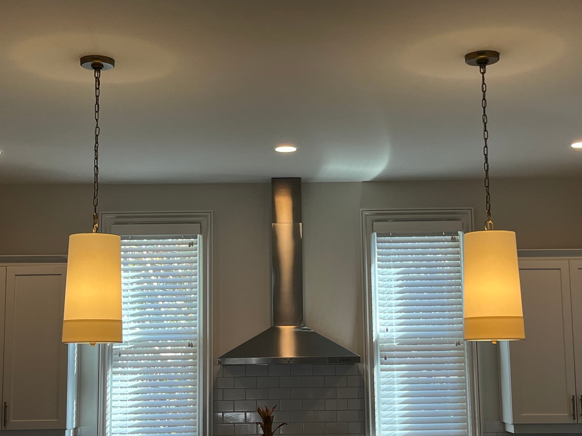 Pendant Lights That Actually Make a Kitchen Work Better