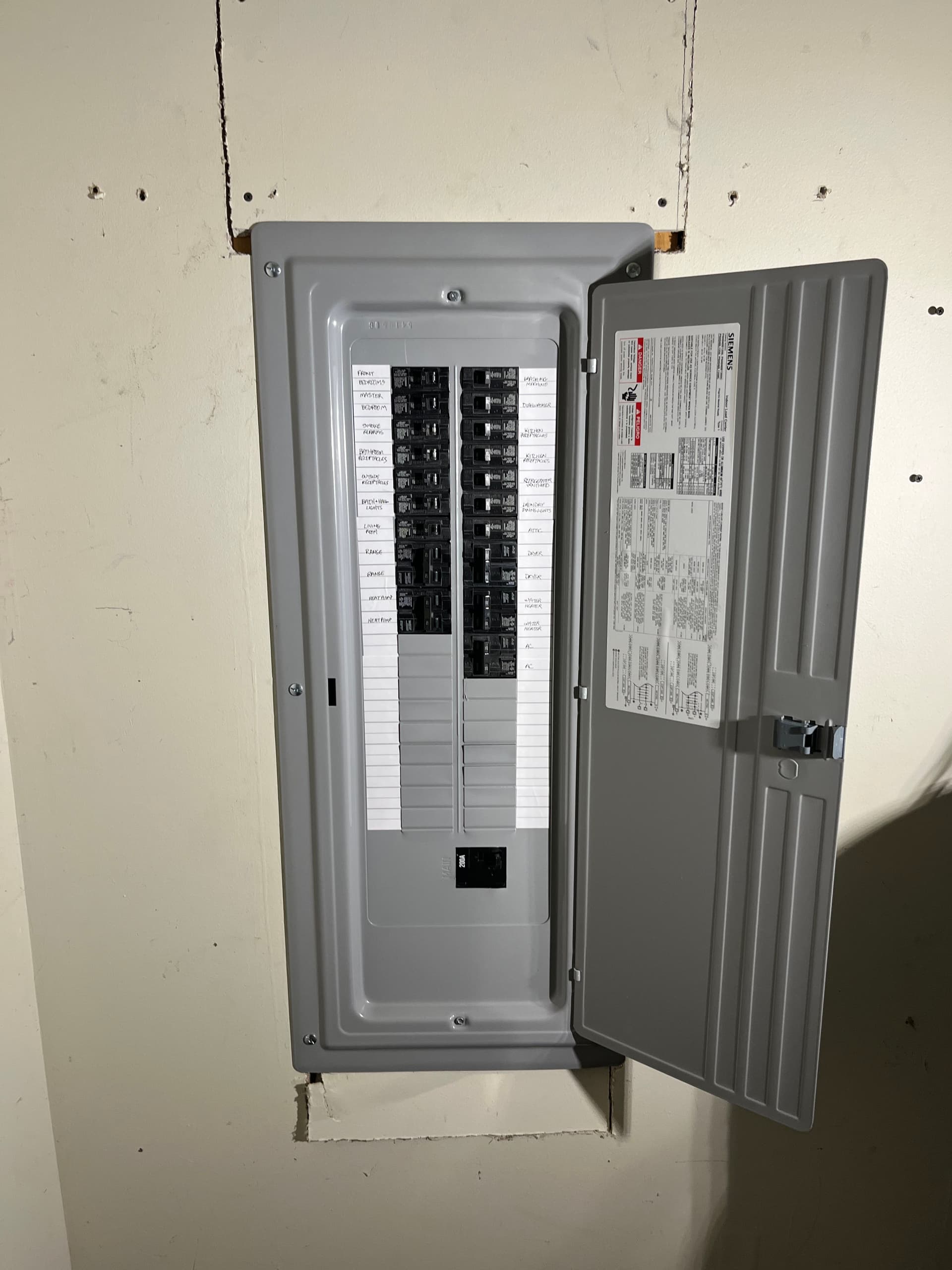 Gallery photos for Emergency Panel Change After a Failed Main Breaker Killed Half the House: Image #5